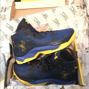 Underarmor Shoes. Size 9 W.
